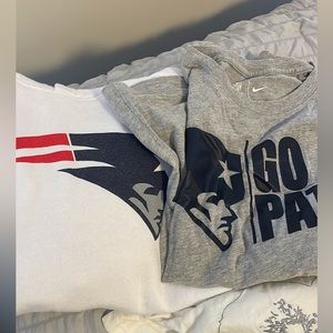 2 women’s small New England patriots shirt/sweater